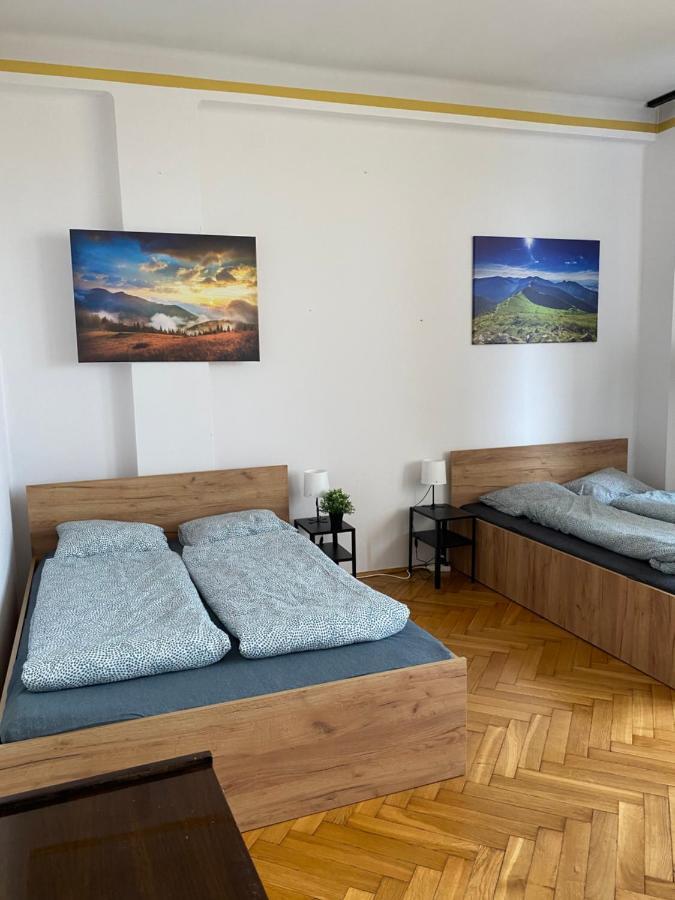 Vintage Rooms In Old Town Cracovia Esterno foto